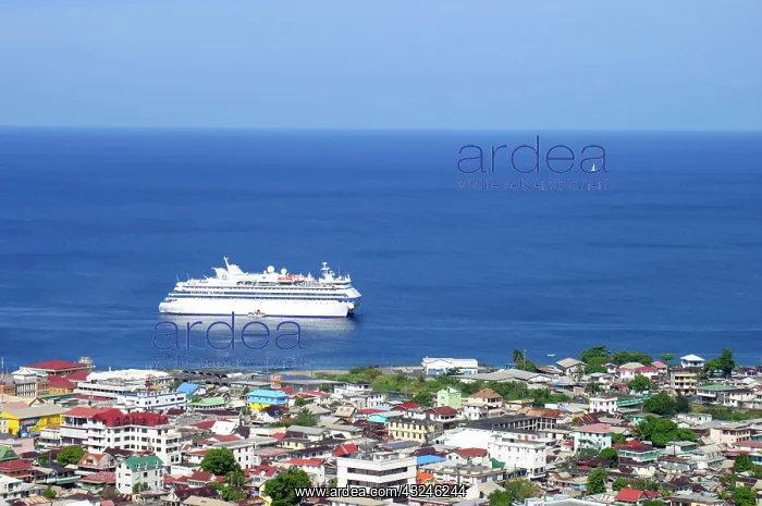 : Overlooking St. Maarten, a popular Caribbean : Overlooking St. Maarten, a popular Caribbean