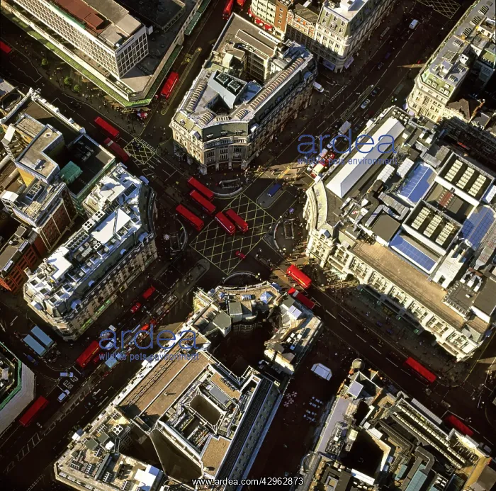 : Oxford Circus, a busy intersection of Regent Street : Oxford Circus, a busy intersection of Regent Street