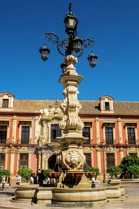 : Palacio Arzobispal and Fuente Farola, Plaza Virgen de los : Palacio Arzobispal and Fuente Farola, Plaza Virgen de los
