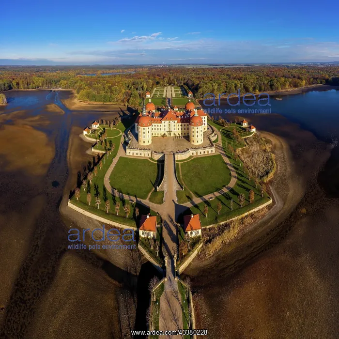 : Panoramic view on Moritzburg Castle, Germany. Dr : Panoramic view on Moritzburg Castle, Germany. Dr