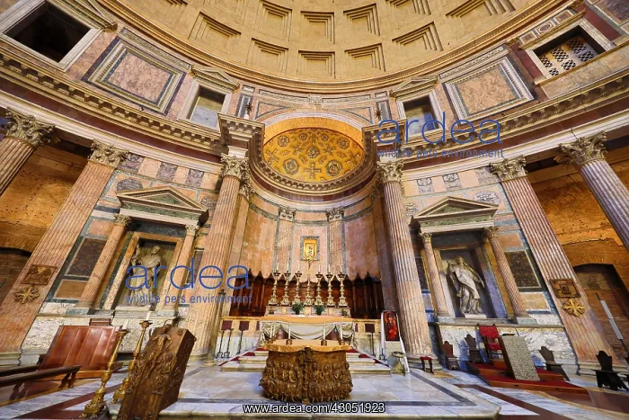  : The Pantheon di Roma church, Rome, Italy