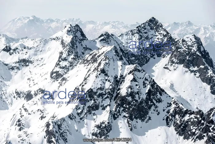 : Peaks and mountains in winter, Sellraintal, Stubai : Peaks and mountains in winter, Sellraintal, Stubai