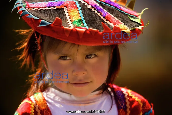  : Peruvian child - near Cusco city - Peru