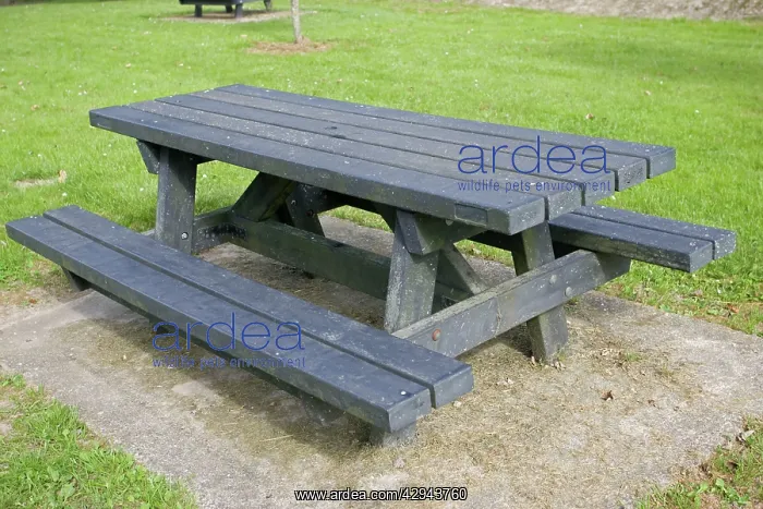 : Picnic table made of recycled plastic : Picnic table made of recycled plastic
