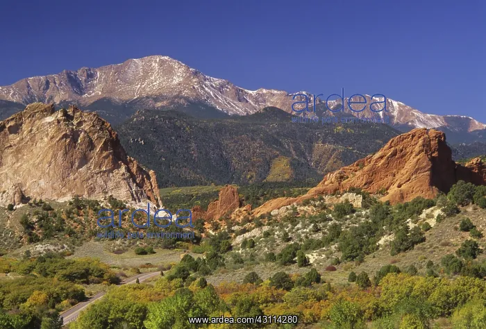 : Pikes Peak from the Garden of the Gods : Pikes Peak from the Garden of the Gods