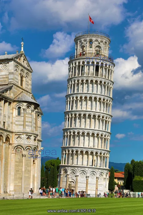 : Pisa Cathedral and the Leaning Tower of Pisa bell : Pisa Cathedral and the Leaning Tower of Pisa bell