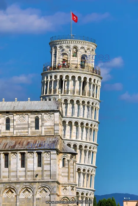 : Pisa Cathedral and the Leaning Tower of Pisa bell : Pisa Cathedral and the Leaning Tower of Pisa bell