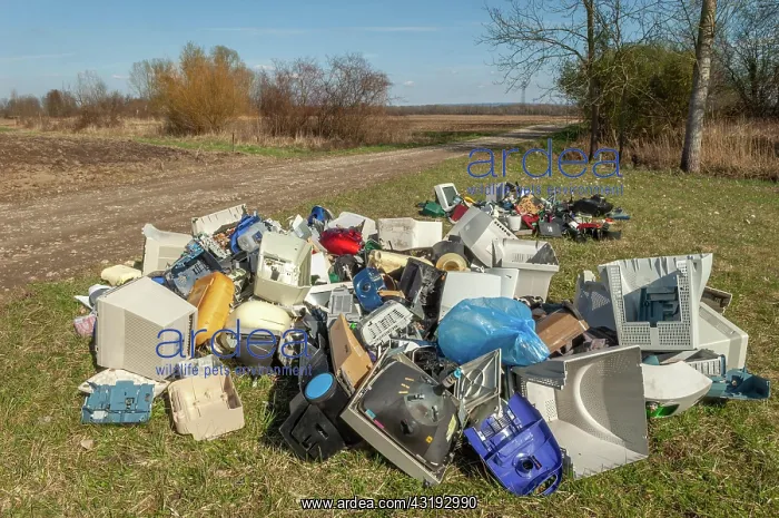 : Polluting plastic waste and computer scrap illegally : Polluting plastic waste and computer scrap illegally
