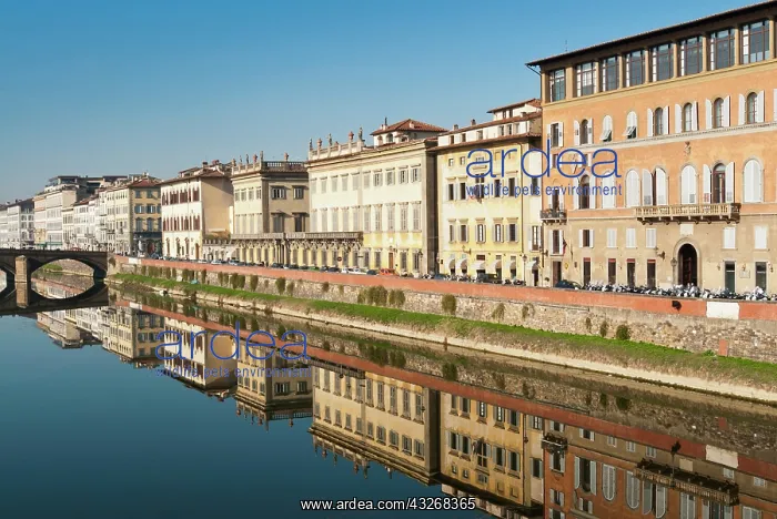 : Ponte alla Carraia and Lungarno Corsini : Ponte alla Carraia and Lungarno Corsini