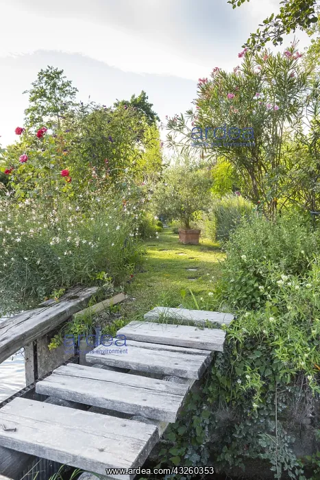  : Pontoon leading to a small garden, summer, Provence