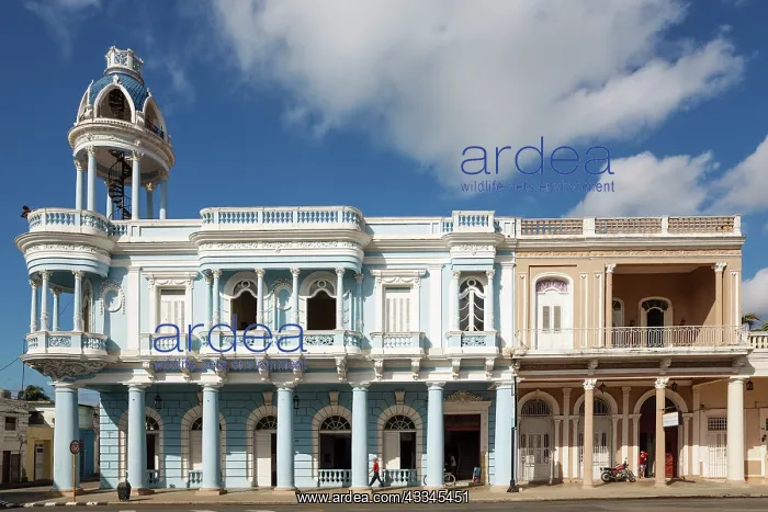 : Porticoed Neoclassical buildings at the Parque Jose : Porticoed Neoclassical buildings at the Parque Jose