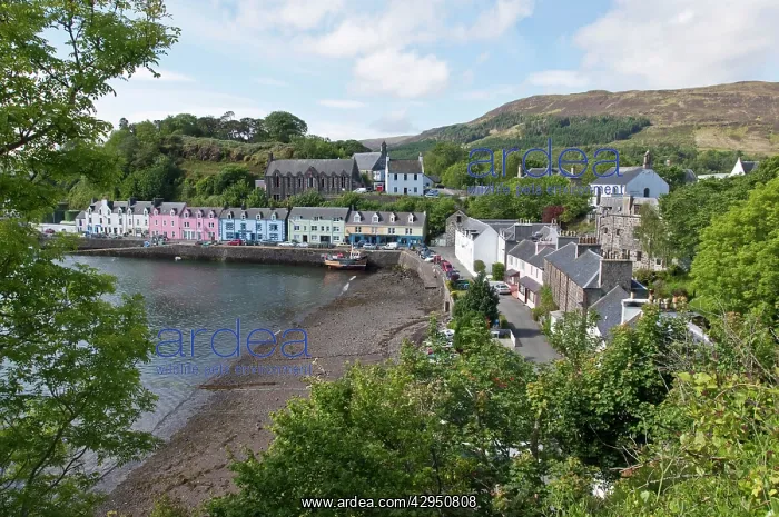  : Portree Harbour - Isle of Skye - Scotland
