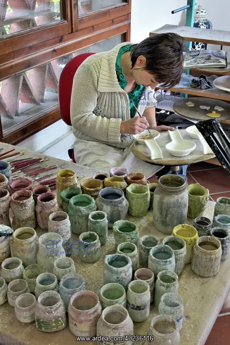 : Pottery artist at work, Tuscany : Pottery artist at work, Tuscany
