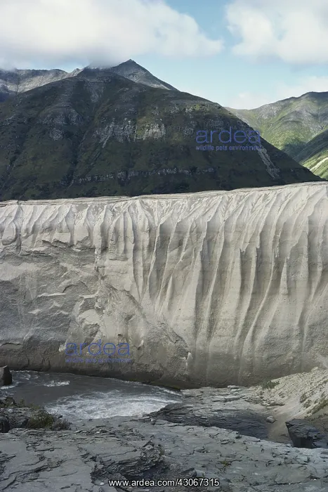 : Pumice Cliff, Valley of Ten Thousand Smokes, Alaska : Pumice Cliff, Valley of Ten Thousand Smokes, Alaska