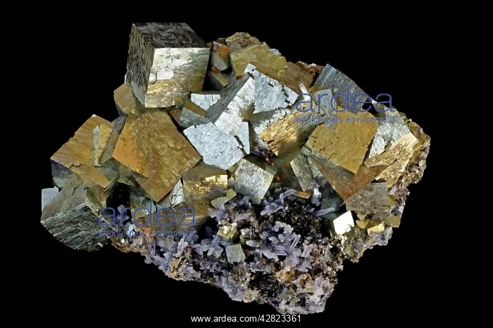  : Pyrite (FeS2) (Iron sulfide)