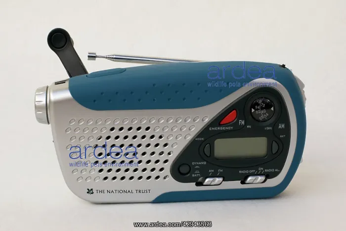 : Radio - small windup clockwork dual band radio : Radio - small windup clockwork dual band radio