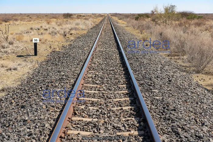 : Railway line on the B1 from Mariental to Keetmanshoop : Railway line on the B1 from Mariental to Keetmanshoop