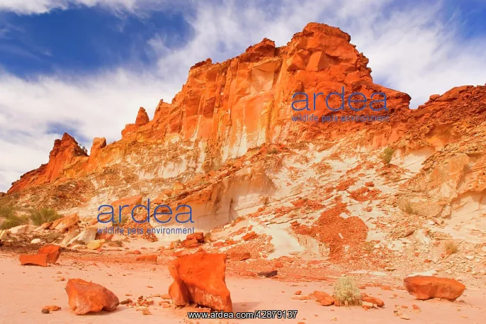 : Rainbow Valley - colourful rock formation with : Rainbow Valley - colourful rock formation with