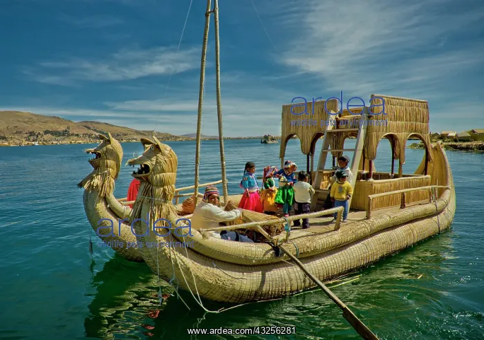 : Reed boats of the Uros Islands (Islas Uros) : Reed boats of the Uros Islands (Islas Uros)