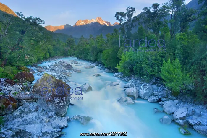 : Rio Blanco - glacier-carved mountains and Blanco : Rio Blanco - glacier-carved mountains and Blanco