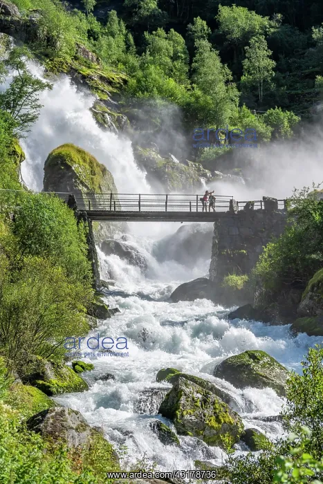: River Briksdalselva, Hike to the Briksdalsbreen : River Briksdalselva, Hike to the Briksdalsbreen