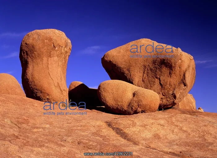 : Rock marbles - weathered rock formations of red granite : Rock marbles - weathered rock formations of red granite