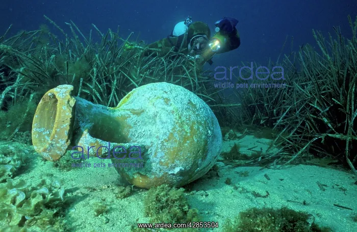 : Roman wine Amphora at Le Dramont, France, Mediterranean : Roman wine Amphora at Le Dramont, France, Mediterranean