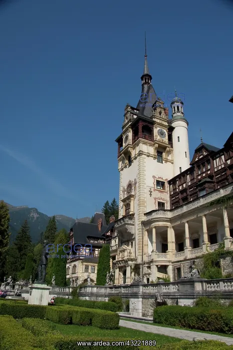 : Romania, Sinaia. Neo-Renaissance Peles Castle : Romania, Sinaia. Neo-Renaissance Peles Castle