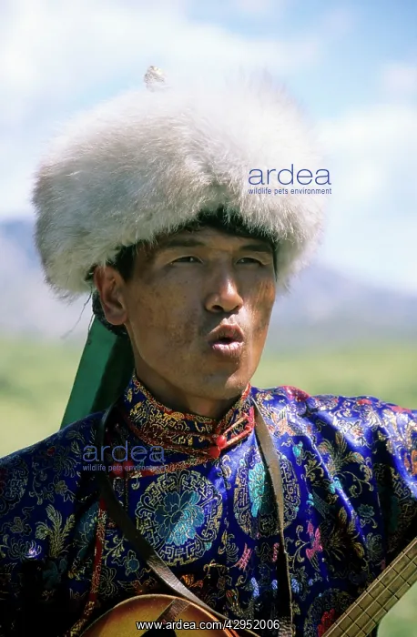 : Russia - Tuvinian throat'-singer : Russia - Tuvinian throat'-singer