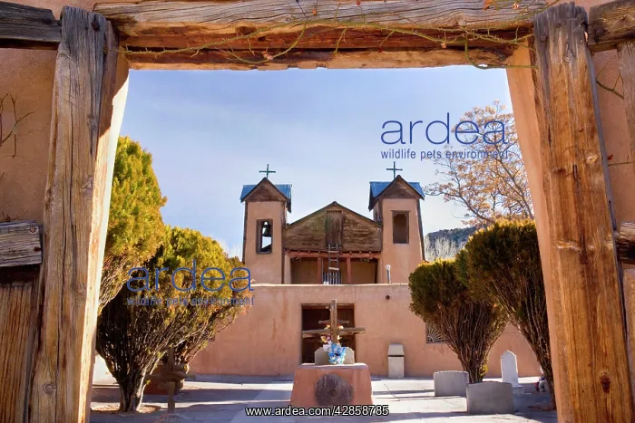  : Santuario de Chimayo - entrance portal with view