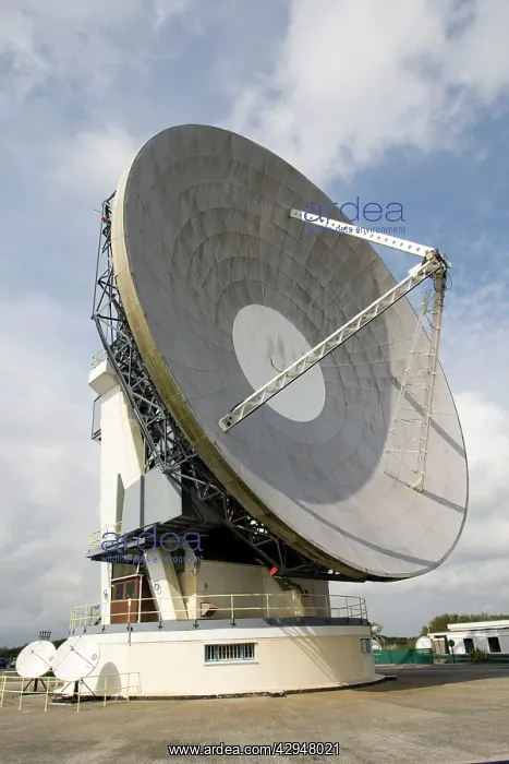 : Satellite Dish - Arthur the huge Grade 2 listed : Satellite Dish - Arthur the huge Grade 2 listed