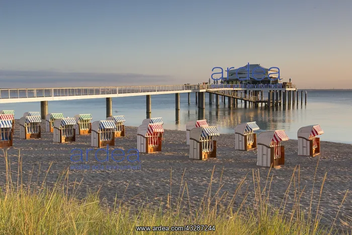 : Seabridge with restaurant - Timmendorfer Strand : Seabridge with restaurant - Timmendorfer Strand