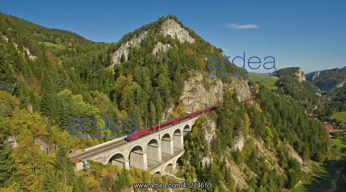: Semmering Railway runs via Krauselklause viaduct : Semmering Railway runs via Krauselklause viaduct