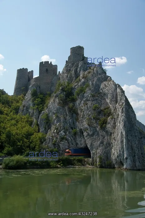 : Serbia, Danube River between Smederevo & : Serbia, Danube River between Smederevo &