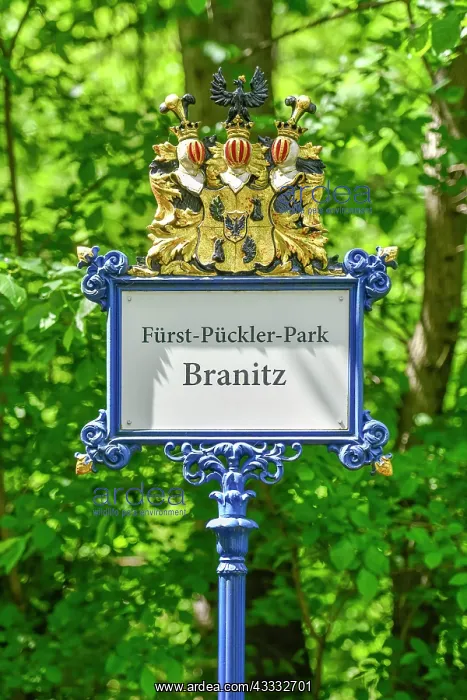 : Shield, coat of arms, Furst-Puckler-Park Branitz : Shield, coat of arms, Furst-Puckler-Park Branitz