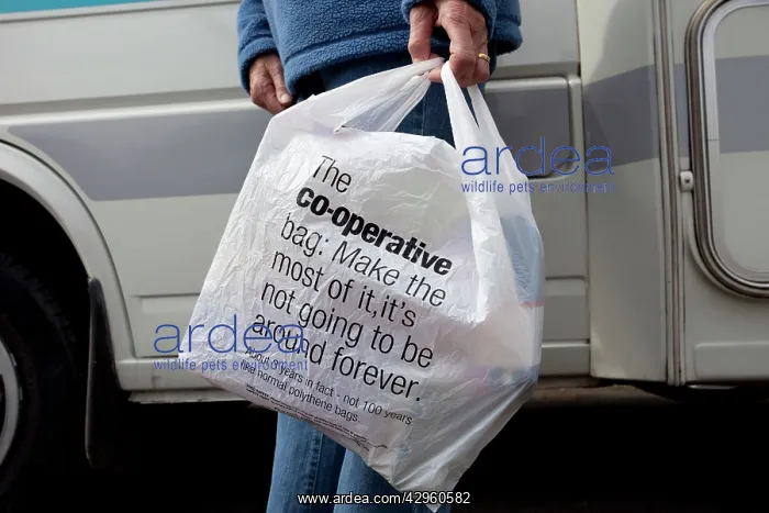 : Shopper with cooperative supermarket Symphony Environmental : Shopper with cooperative supermarket Symphony Environmental