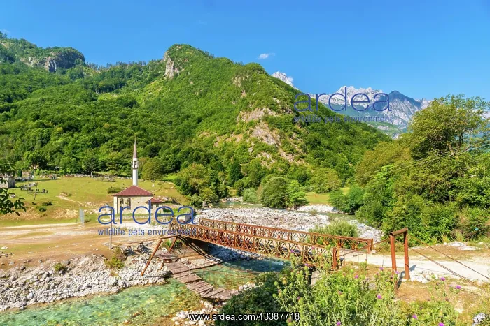 : Small mosque in Dragobi in the Valbona valley, Theth n : Small mosque in Dragobi in the Valbona valley, Theth n