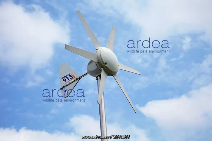 : Small Rutland 913 pole mounted wind turbine : Small Rutland 913 pole mounted wind turbine