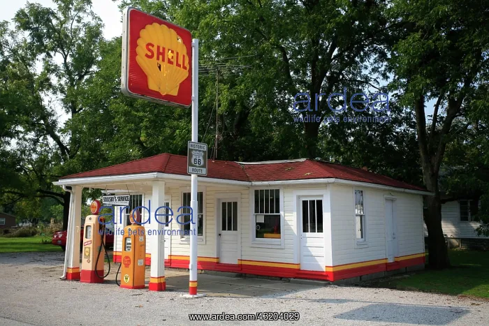 : Soulsby's Service Station on the historic Route : Soulsby's Service Station on the historic Route