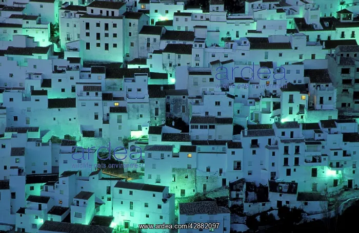 : Spain - The brilliant 'White Town' of Casares : Spain - The brilliant 'White Town' of Casares