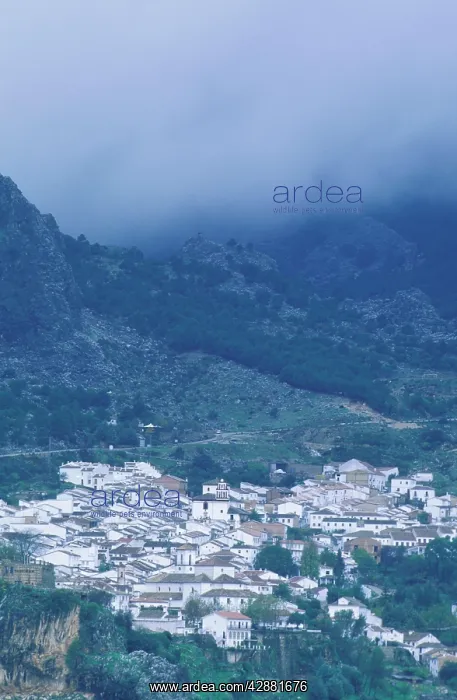 : Spain - The 'White Village' of Grazalema in the : Spain - The 'White Village' of Grazalema in the