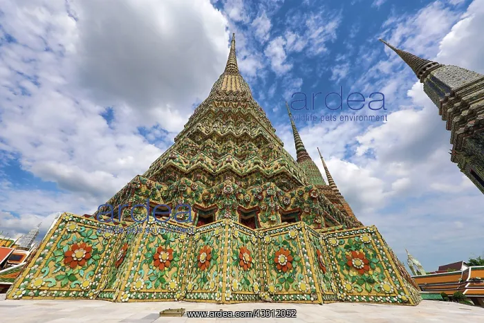 : Spires of tiled Chedis at Wat Pho temple, Bangkok, Thailand : Spires of tiled Chedis at Wat Pho temple, Bangkok, Thailand
