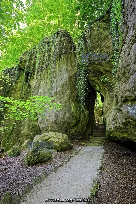 : Split rock, rock garden Sanspareil, English land : Split rock, rock garden Sanspareil, English land