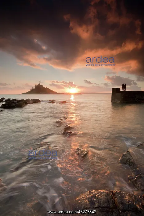 : St Michael's Mount - seascape view from Marazion : St Michael's Mount - seascape view from Marazion