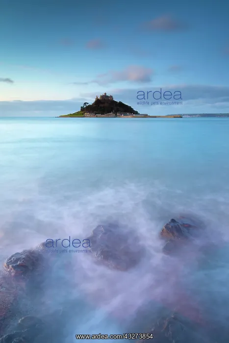 : St Michael's Mount - seascape view from Marazion : St Michael's Mount - seascape view from Marazion