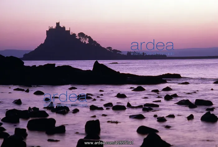 : St. Michael's Mount at sunset - Cornwall UK : St. Michael's Mount at sunset - Cornwall UK