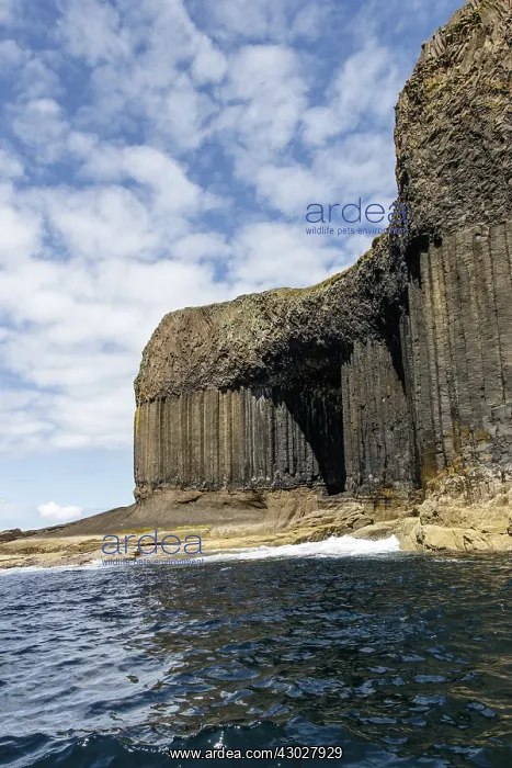 : Staffa Island, volcanic island formed of basaltic : Staffa Island, volcanic island formed of basaltic