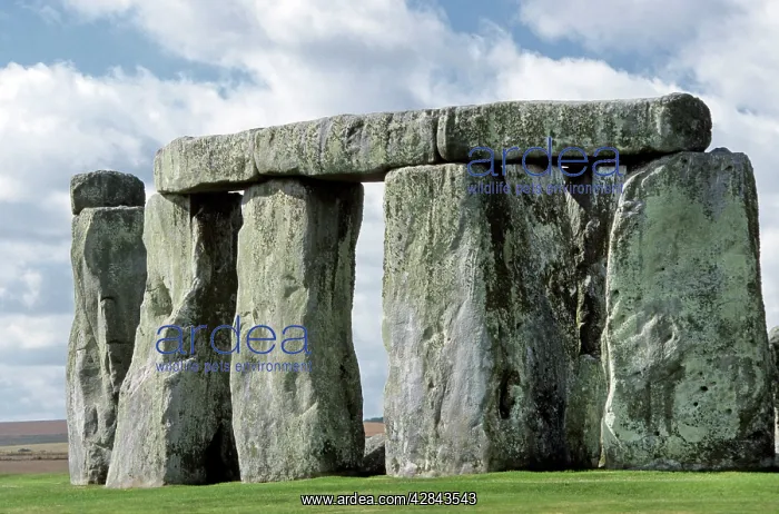 : Stonehenge - prehistoric monuments : Stonehenge - prehistoric monuments