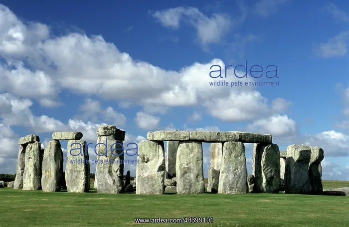: Stonehenge - prehistoric monuments : Stonehenge - prehistoric monuments