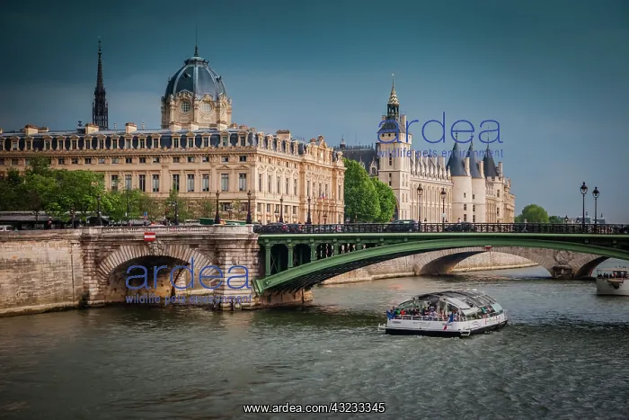 : Storm approaching The Concierge and River : Storm approaching The Concierge and River